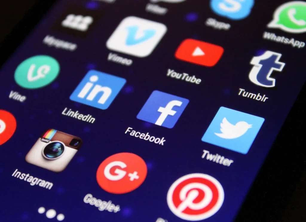 como ganhar dinheiro em rede social
